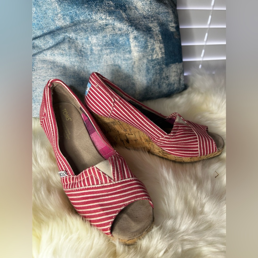 TOMS women wedges